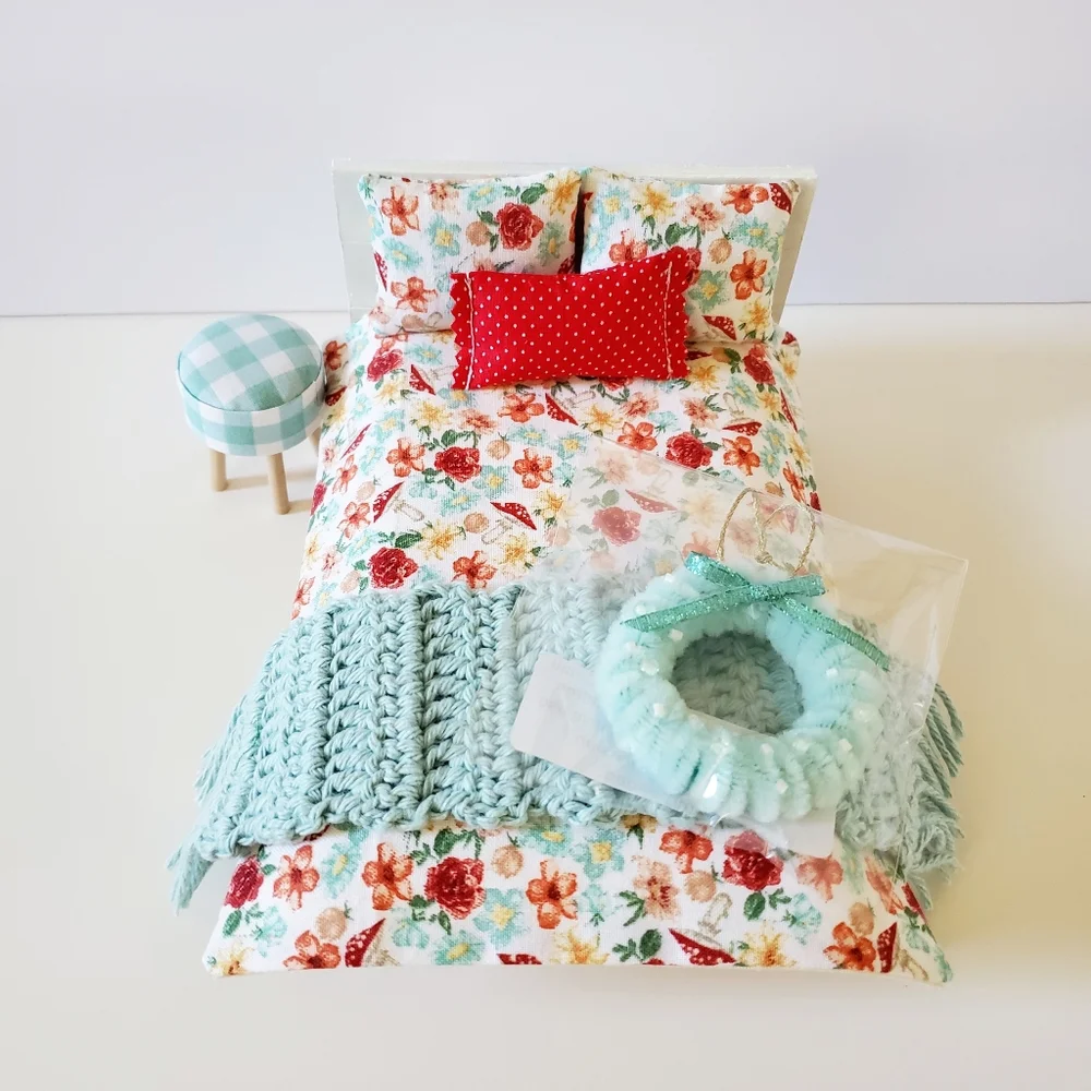 Miniature Dollhouse Handmade 1:12 Scale Bedding Maileg Red Blue